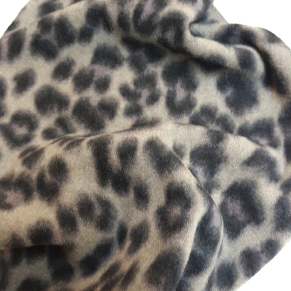 ❤Old navy scarf❤ - Picture 4 of 4